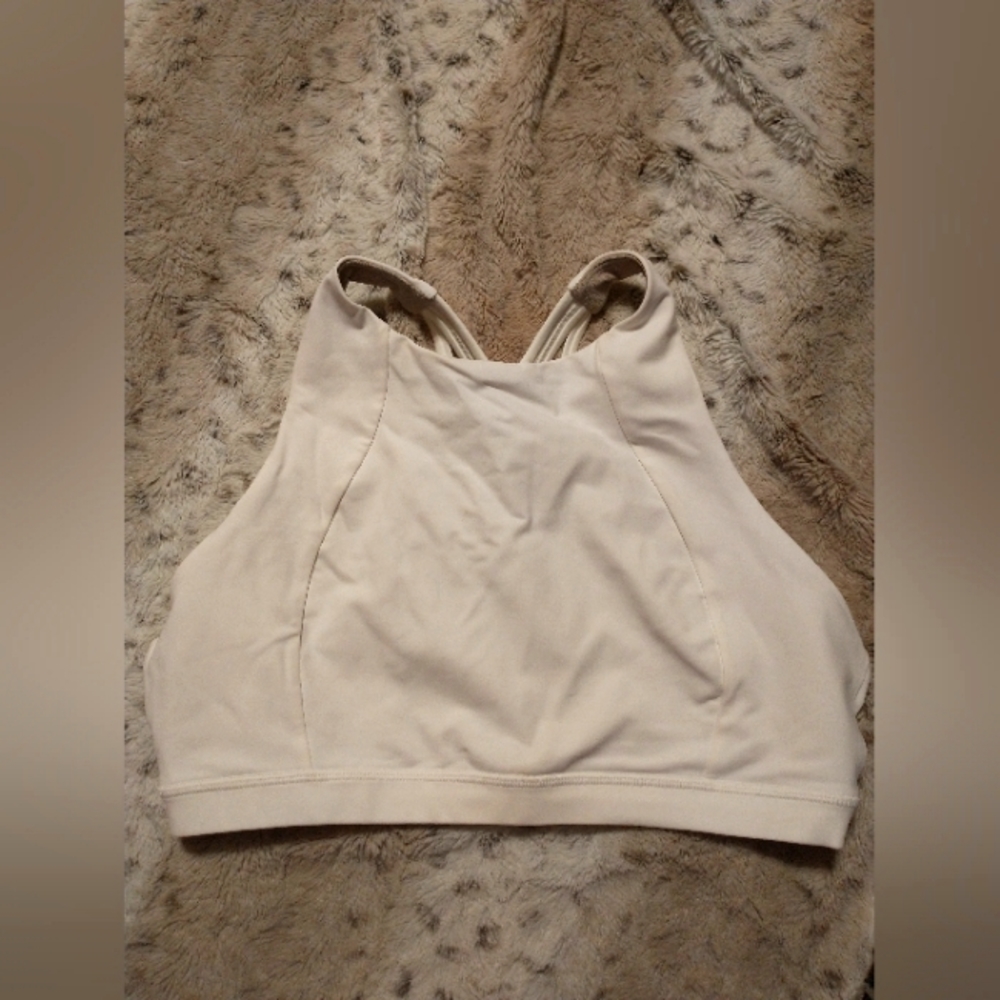 BNWOT Lululemon Free to be Serene High Neck Bra